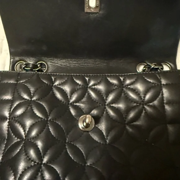CHANEL Black Quilted Leather Shoulder Bag with Silver CC Lock - Picture 3 of 6